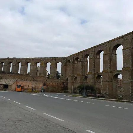 A Un Passo Dal Castello